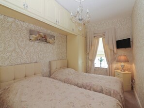 3 bedrooms, individually decorated, individually furnished