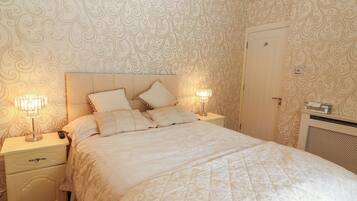 3 bedrooms, individually decorated, individually furnished