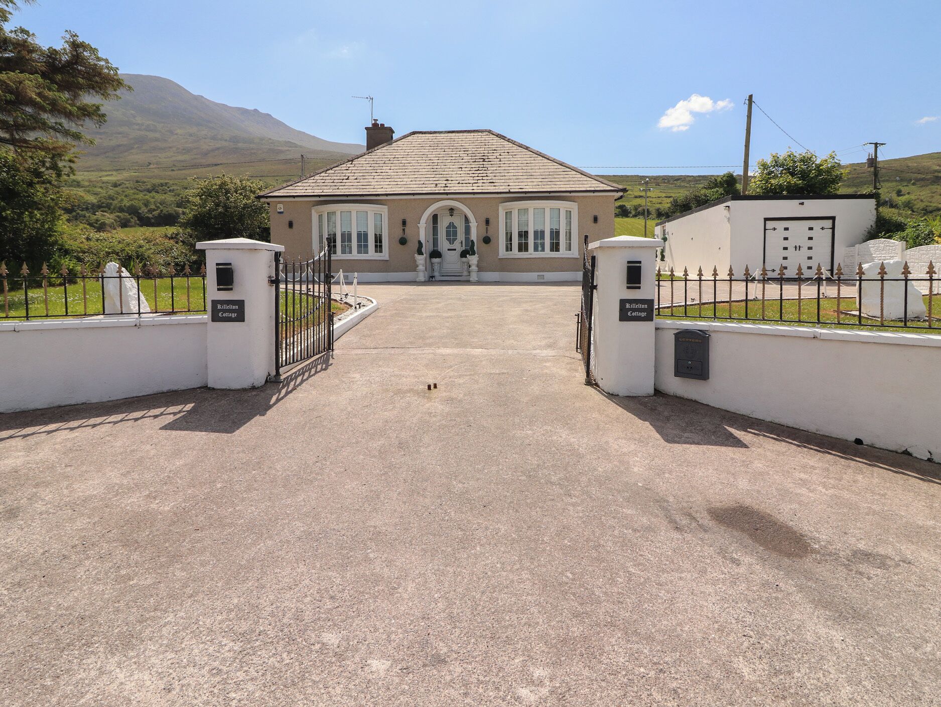 المنشأة من الخارج