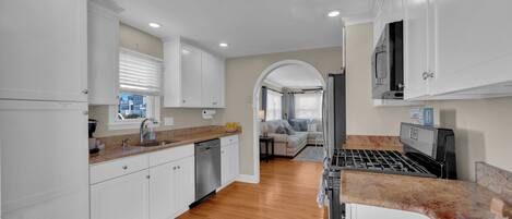 微波爐、焗爐、洗碗機