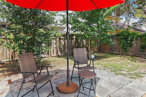 House, Multiple Beds (Three Palms) | Terrace/patio