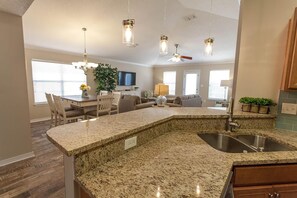 Casa, varias camas (Paradise Cove) | Interior