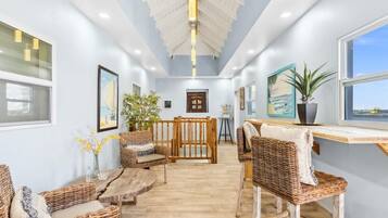 Coin salon dans le hall