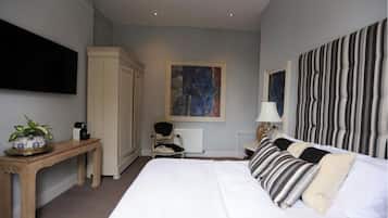 Blackout curtains, iron/ironing board, free WiFi