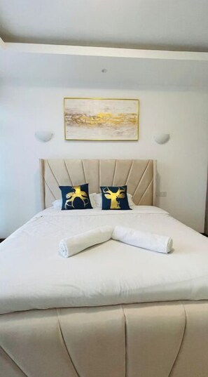 2 Schlafzimmer, Schreibtisch, Bügeleisen/Bügelbrett, kostenloses WLAN