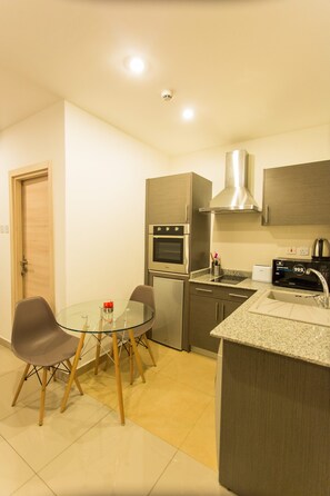 Estudio de lujo, balcón | Cocina privada