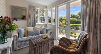 Graceful Character Cottage In The Leafy Avenues