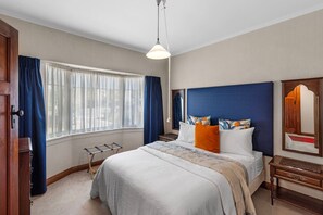 2 bedrooms, desk, iron/ironing board, travel cot