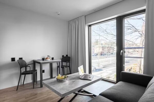 Studio Suite | Free WiFi