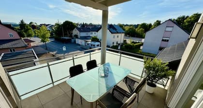 Abstatt Deluxe Loft mit SpaBad, Designküche, Balkon, Aufzug & Privatparkplatz