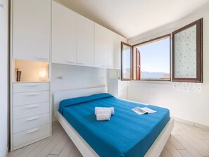 Apartemen, 2 kamar tidur, balkon | 3 kamar tidur