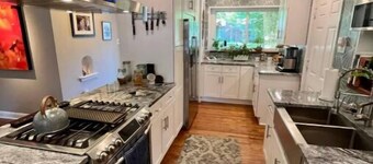 Tranquil three bedroom SpaHome in central St. Louis.