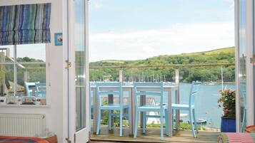 3 bedrooms, individually decorated, individually furnished, free WiFi