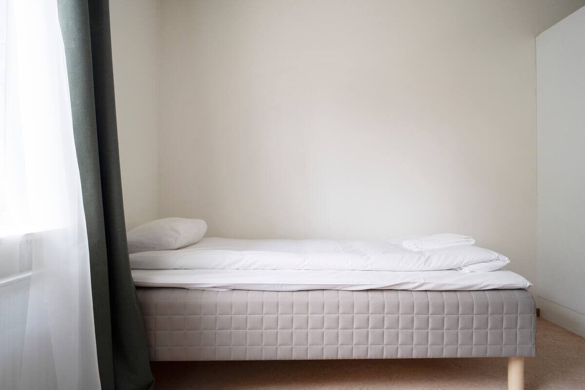 Economy Studio | Free WiFi