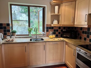 Dishwasher, cookware/dishes/utensils