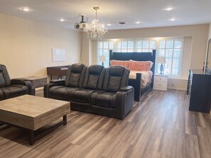 3 bedrooms, desk, iron/ironing board, travel cot