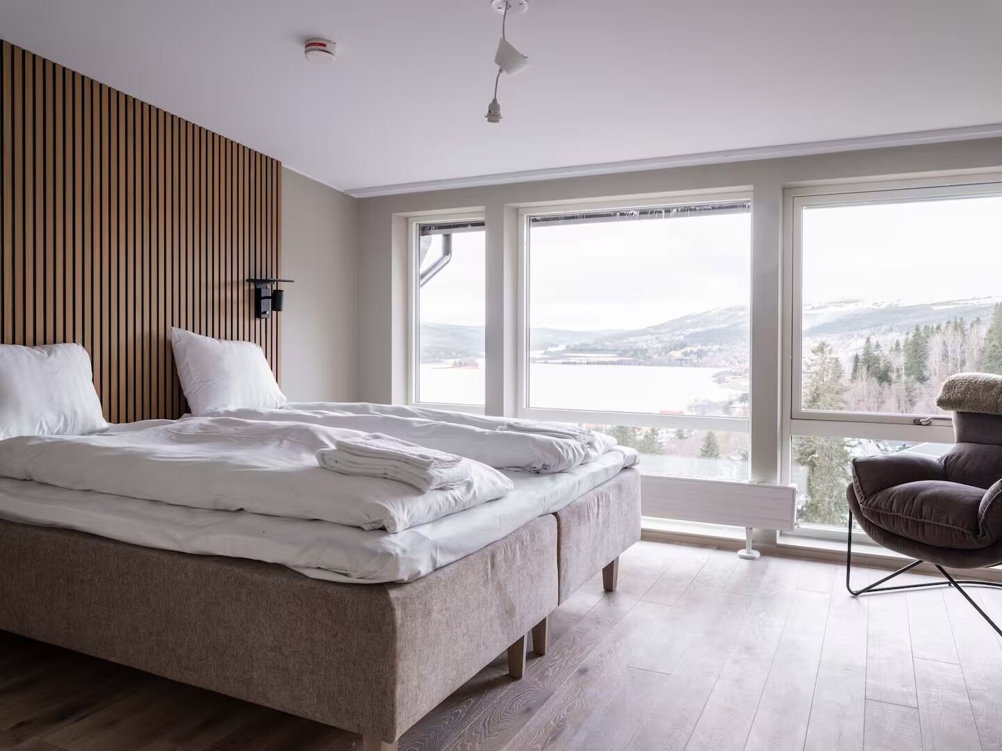 Duplex | Free WiFi