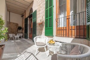 Unclassified image, 5 of 38, button - Soller Plaza (Soller)
