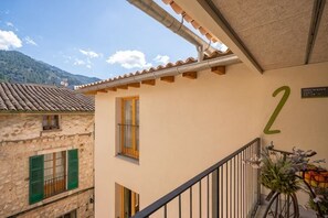 Unclassified image, 5 of 38, button - Soller Plaza (Soller)