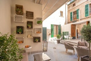 Unclassified image, 4 of 38, button - Soller Plaza (Soller)