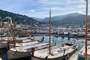 Unclassified image, 4 of 38, button - Soller Plaza (Soller)