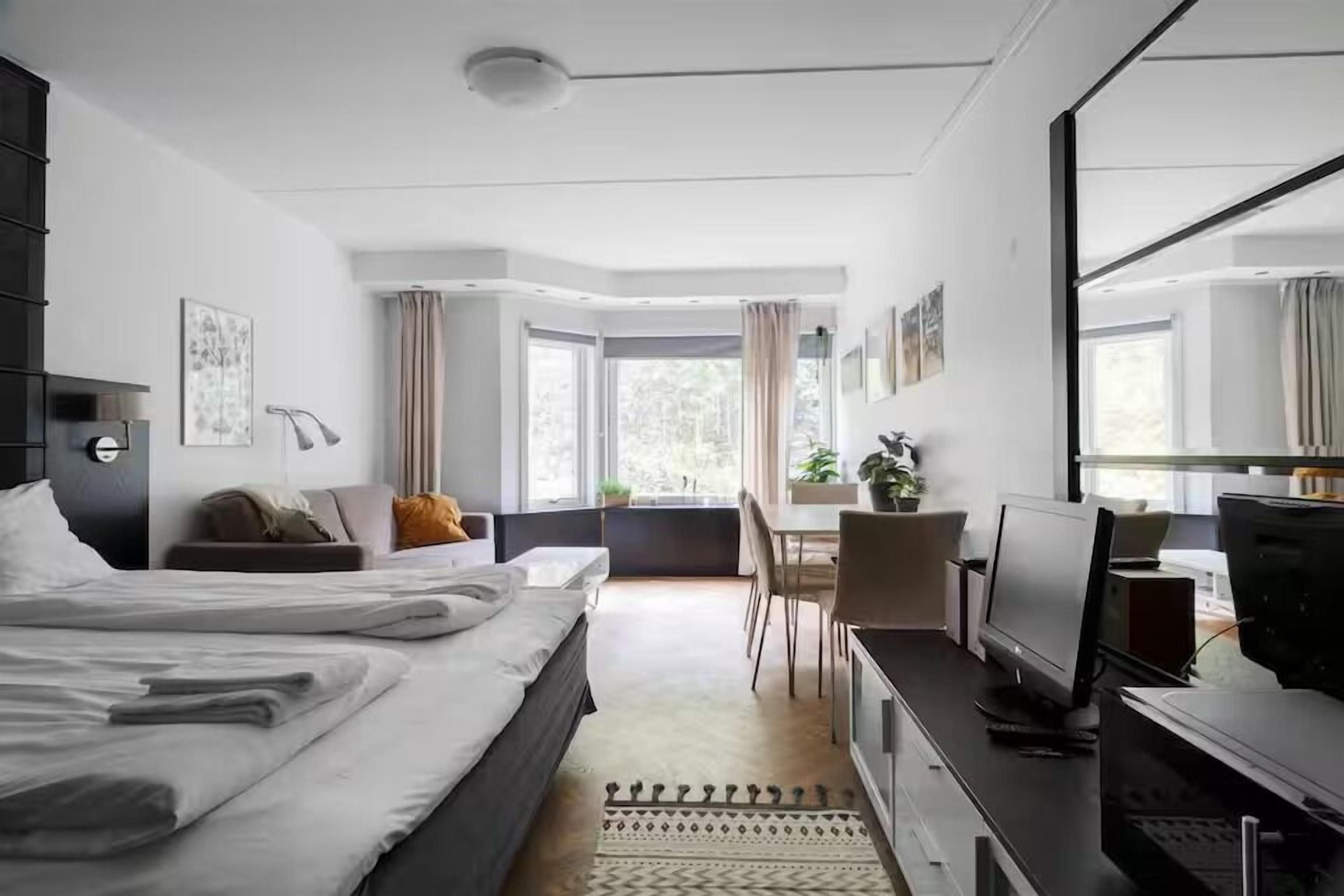 Family Room | Free WiFi