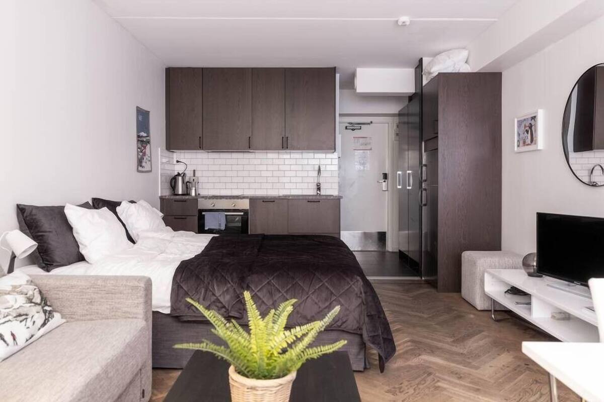 Deluxe Studio Suite | Free WiFi