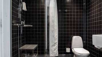 Design Studio | Bathroom | Shower, hair dryer, towels, soap