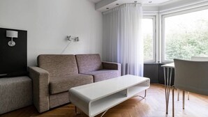 Basic Double Room | Living area - Tott Stay – Easy Slope Access (Åre)
