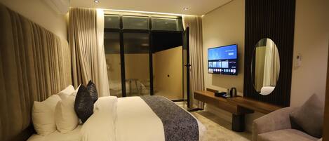 Rom – deluxe | Blendingsgardiner, strykejern/-brett og wi-fi (inkludert)