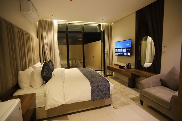 Rideaux occultants, fer et planche à repasser, Wi-Fi gratuit