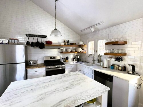 Cozy Lake House - Salisbury/Lakeville