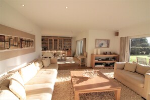 Apartment | Living room - Apartment in Het Zoute Near Beaches (Knokke-Heist)