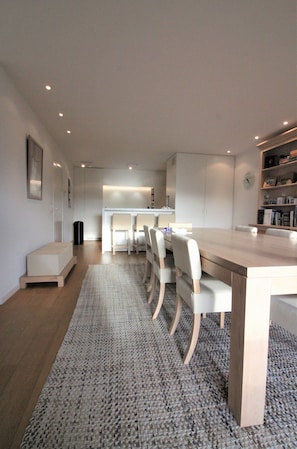 Apartment | Dining