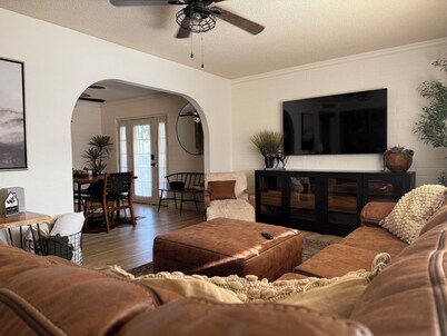 Charming 3-bedroom house with WiFi, AC in peaceful Safford