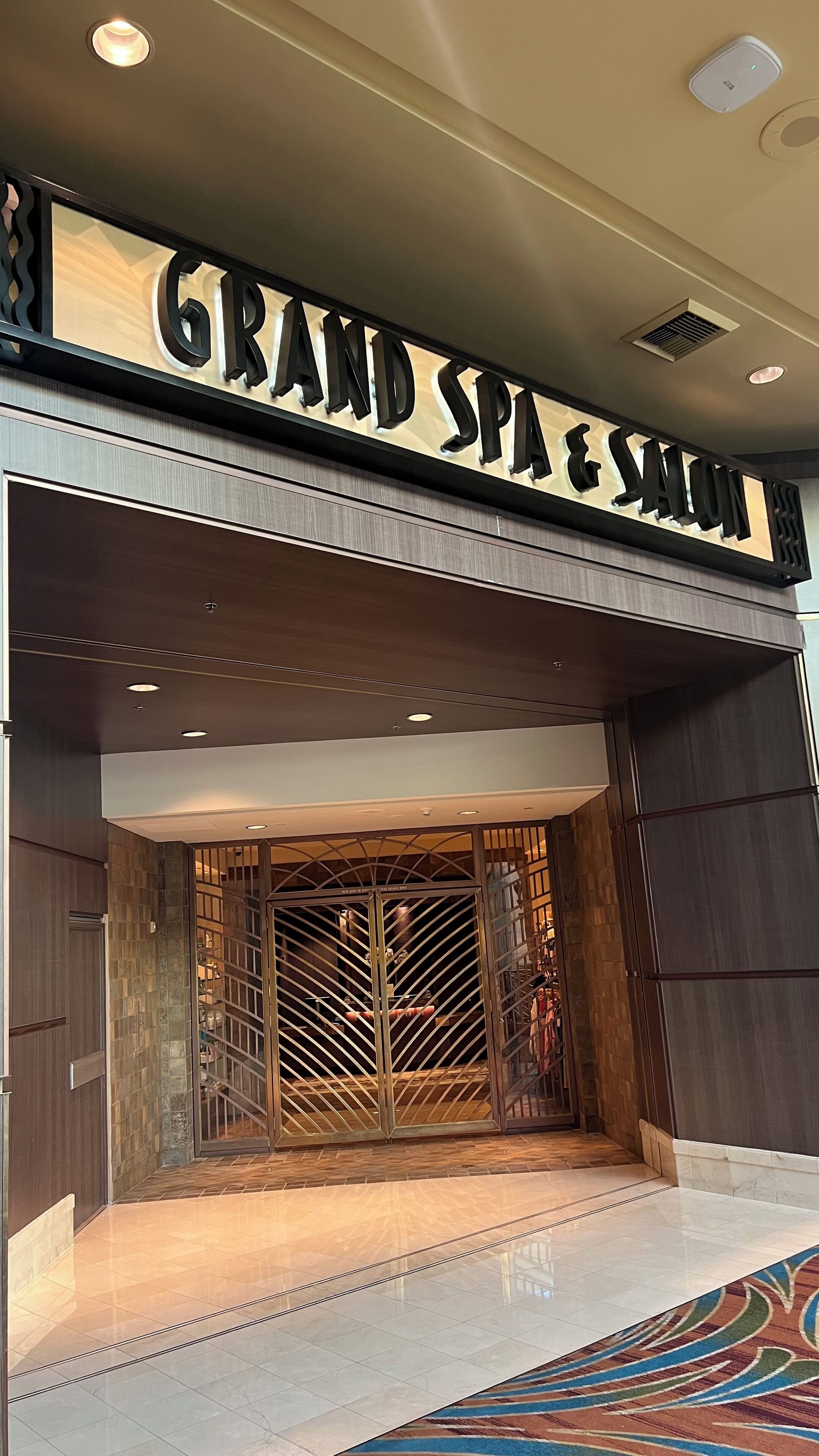 Sauna, hot tub, steam room, hot springs, mud baths, hot stone massages