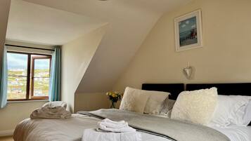 4 bedrooms, individually decorated, individually furnished, free WiFi