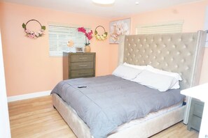 2 chambres, fer et planche à repasser, accès au Wi-Fi (inclus)