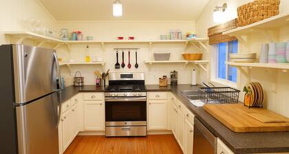 Great Sacandaga Stay • 6BR • Kayaks • Sleeps 16+