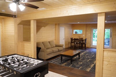 Great Sacandaga Stay • 6BR • Kayaks • Sleeps 16+ Hot Tub