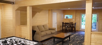 Great Sacandaga Stay âą 6BR âą Kayaks âą Sleeps 16+ Hot Tub