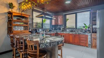 Villa | 2 bedrooms, desk