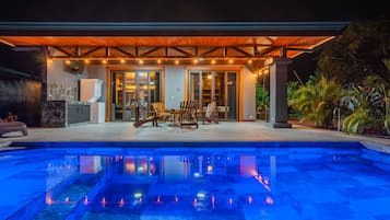 Villa | 2 bedrooms, desk