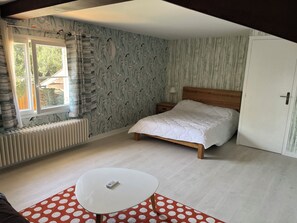 3 Schlafzimmer, Bügeleisen/Bügelbrett