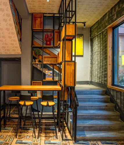 Tianmen Mountain Loft Art Inn