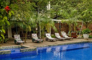 Kolam renang terbuka 