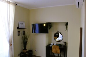 Habitación Confort, 1 cama de matrimonio | Escritorio, espacio para trabajar con un portátil, wifi gratis