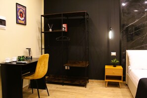 ห้องคอมฟอร์ทสำหรับสี่ท่าน | โต๊ะทำงาน, พื้นที่ทำงานแบบใช้แล็ปท็อป, Wi-Fi ฟรี