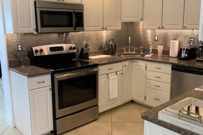 House | Private kitchen - House - Sleeps 6 - Hot Tub - Garden - Near Beach (Naples)