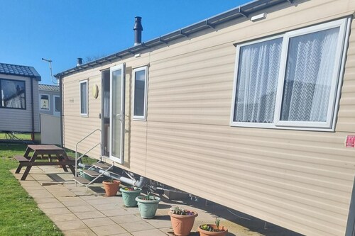 Trecco Bay Porthcawl 2-bed Caravan, Sleeps 6